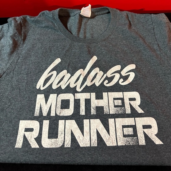 BADASS MOTHER RUNNER. Size M Tshirt - Picture 1 of 5